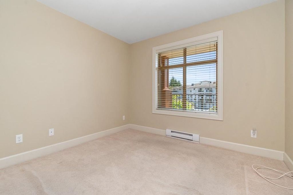 Photo of 45665 Patten Avenue #208, Chilliwack, BC V2P 0E3 (MLS # R3146563)