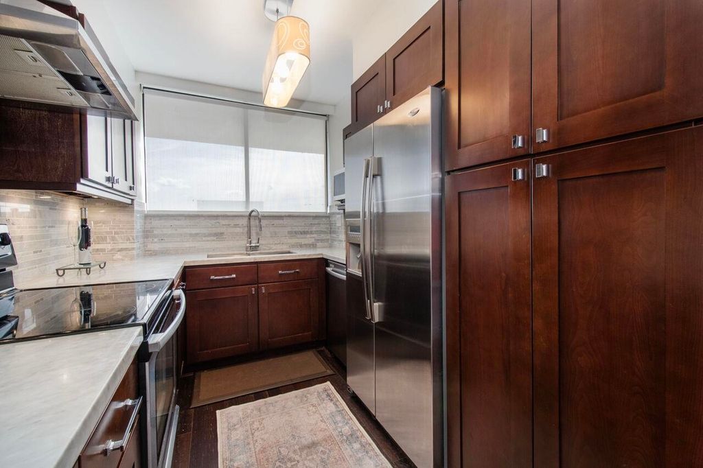 listing image 1107062179047670806