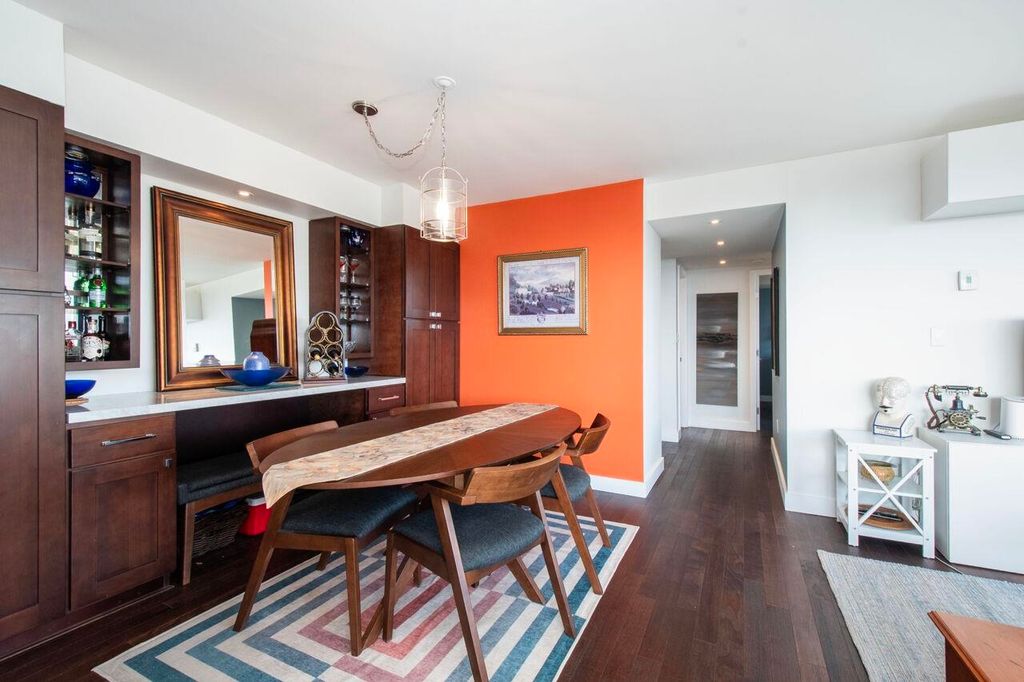listing image 1106467717187238783
