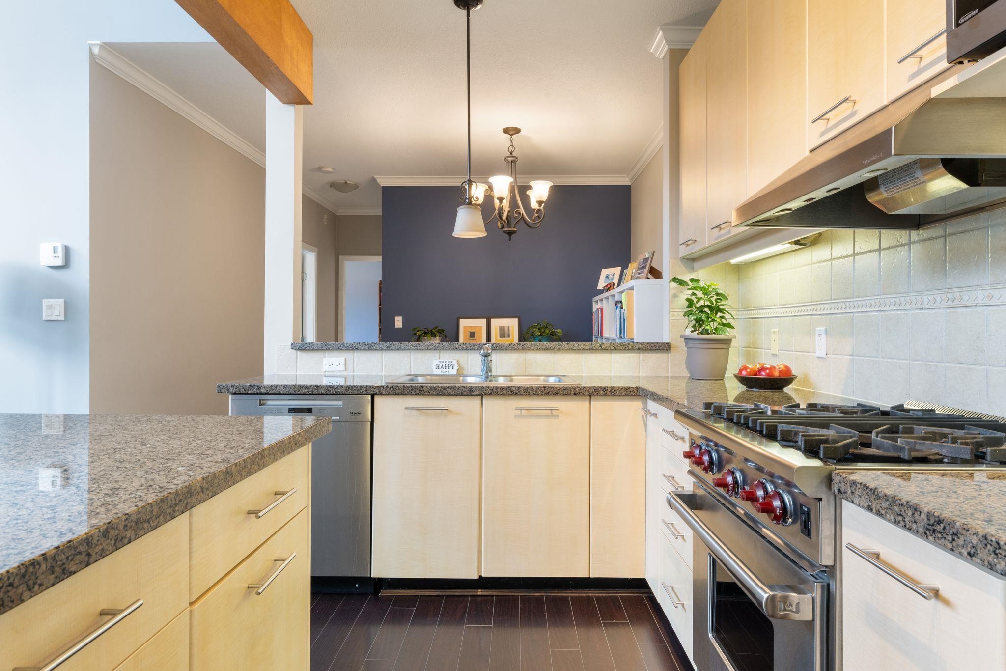 560 Raven Woods Drive 514