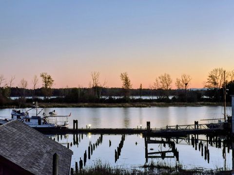 12931 Railway Avenue 228 Richmond BC V7E 6M5