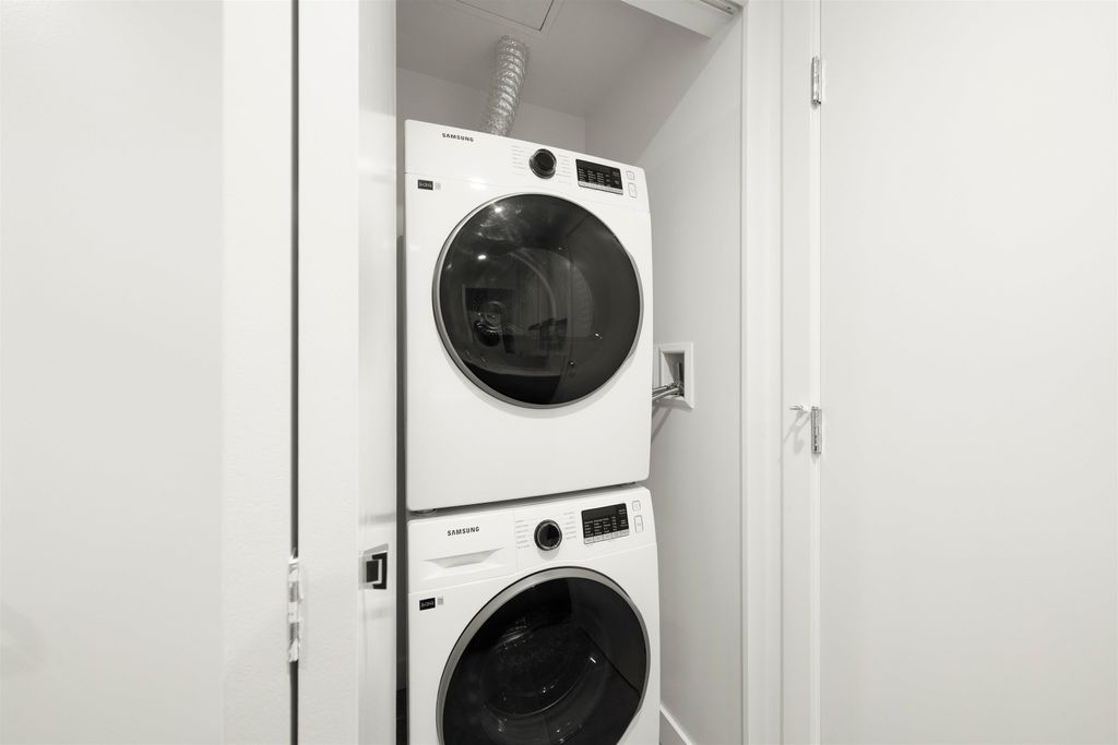 listing image 1103459162724997538