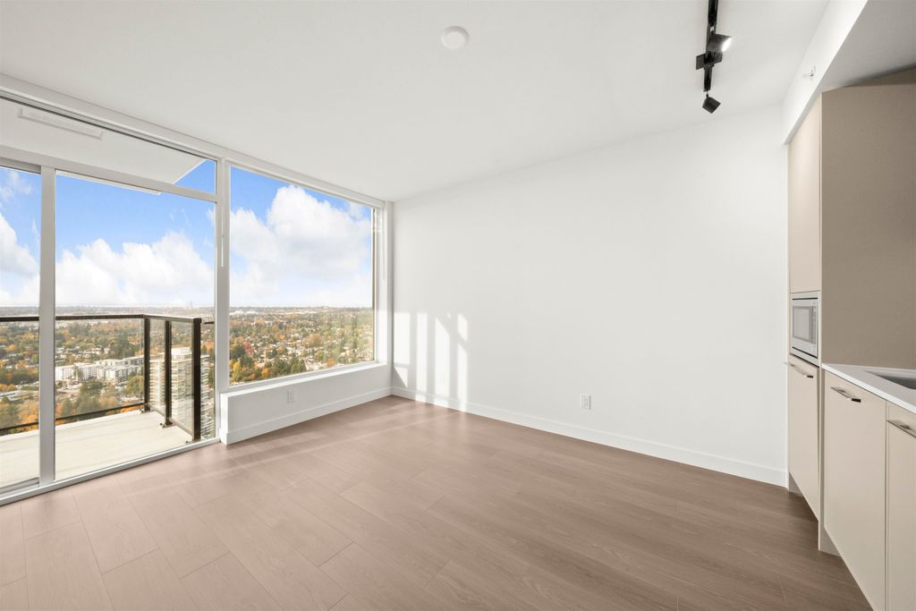 listing image 1109905124784635622