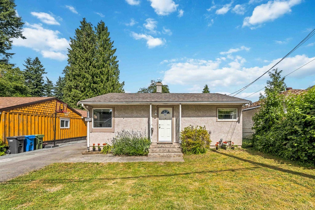 Photo of 2304 Mouldstade Road, Abbotsford, BC V2S 3X4 (MLS # R3146848)