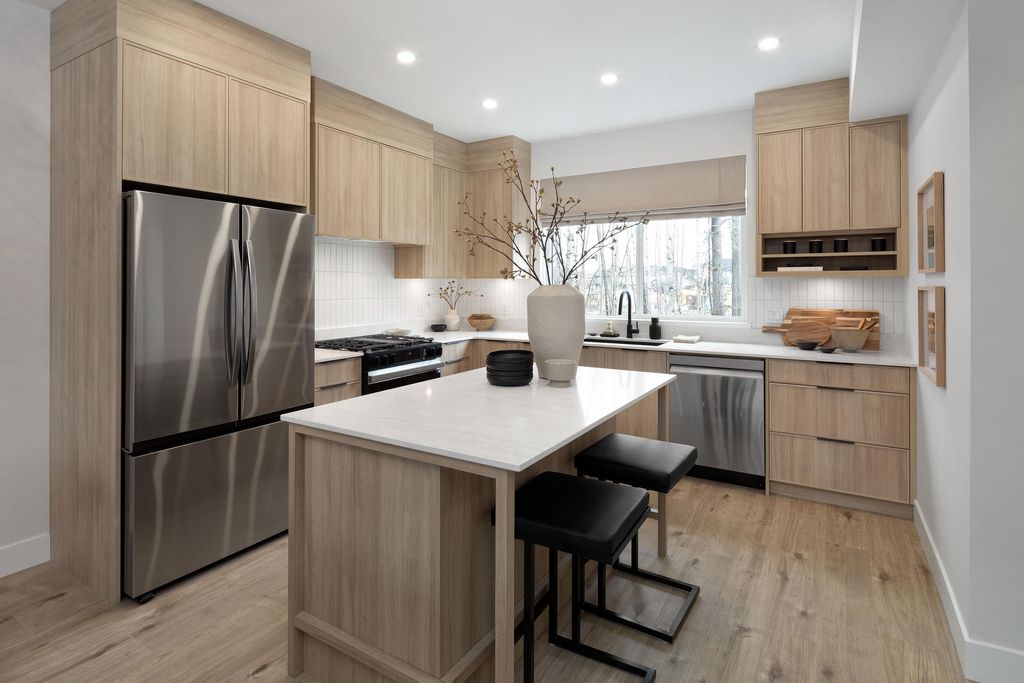 listing image 1101389436279204481