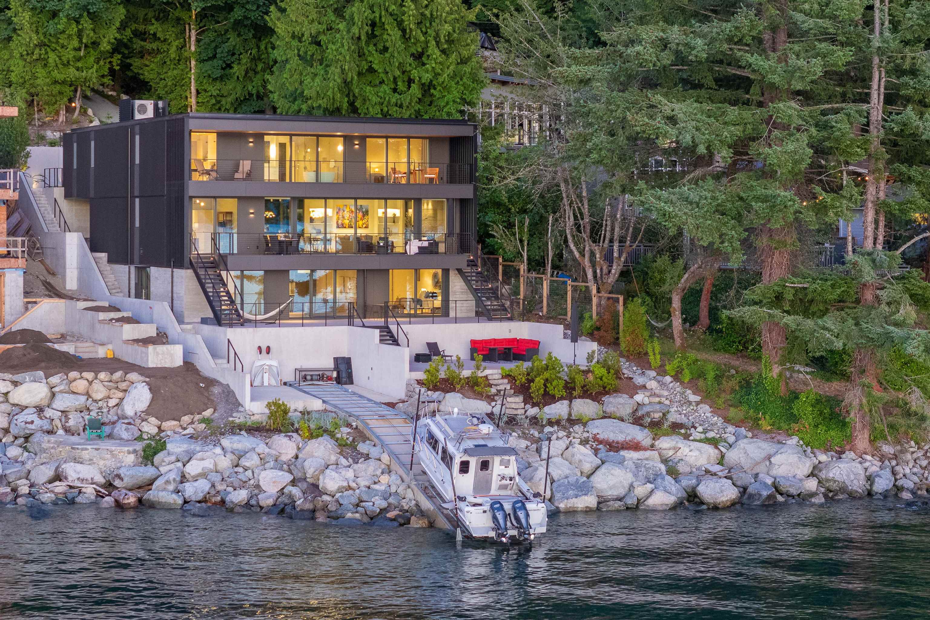 8885 Lawrence Way