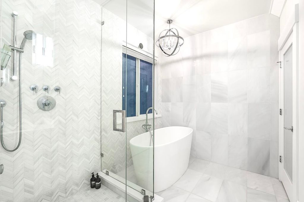 listing image 1106407698763024371