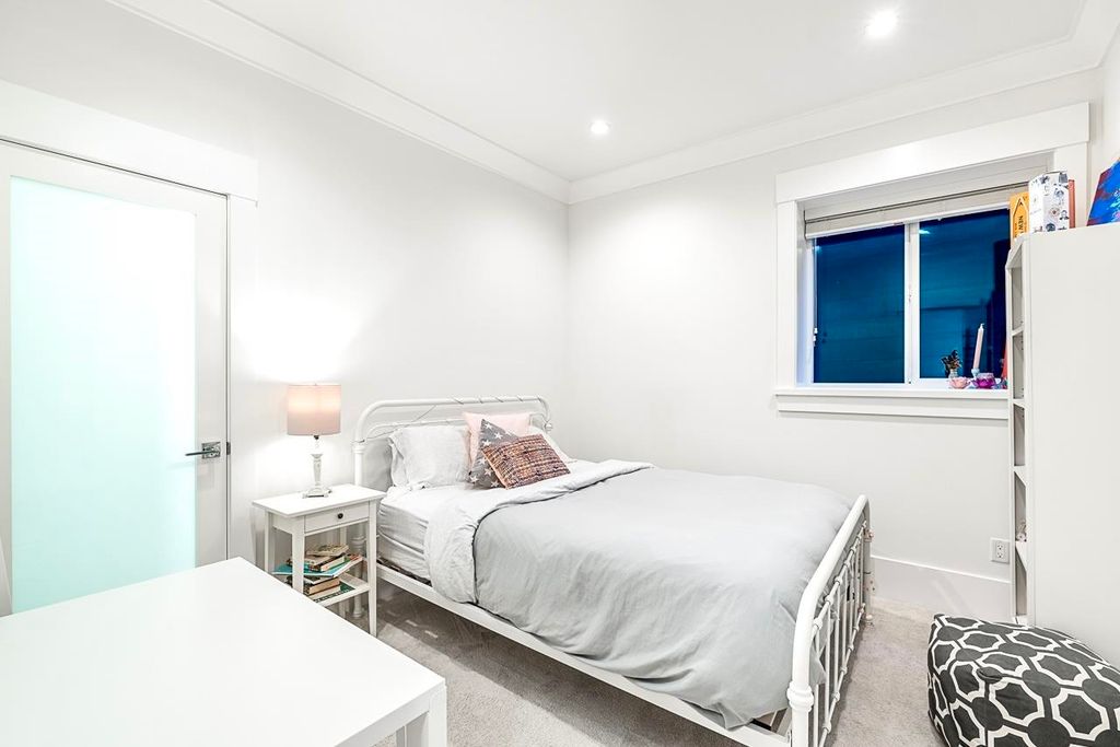 listing image 1106724628039452385