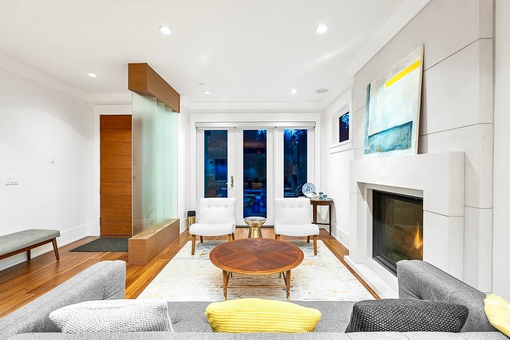 listing image 1103138753398578280