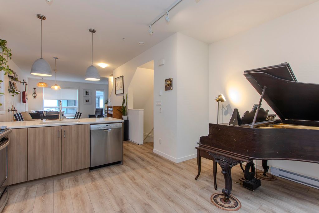 listing image 1101312989024487638