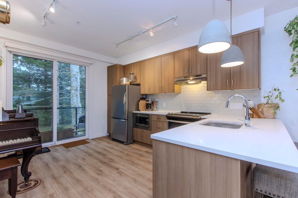 listing image 1101736019788916253