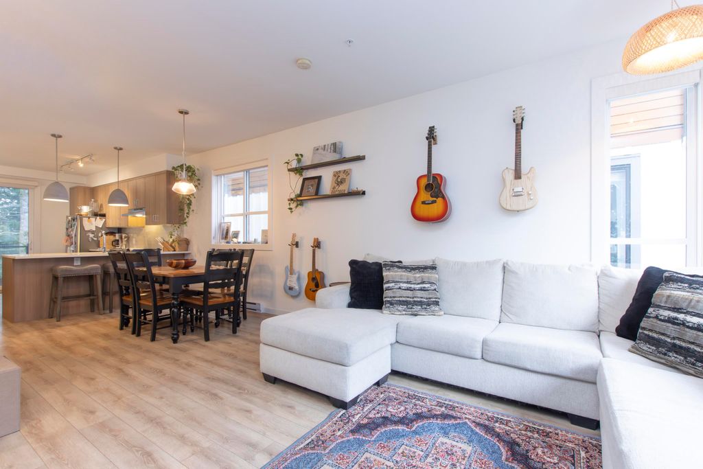 listing image 1103368205381794419