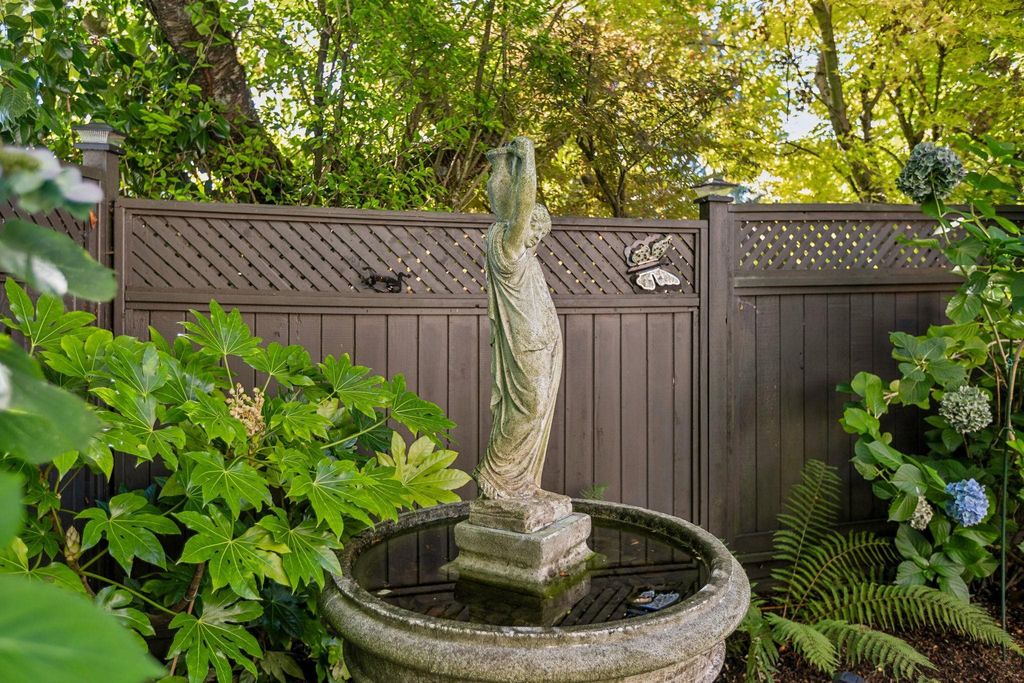 listing image 1109889015824876059