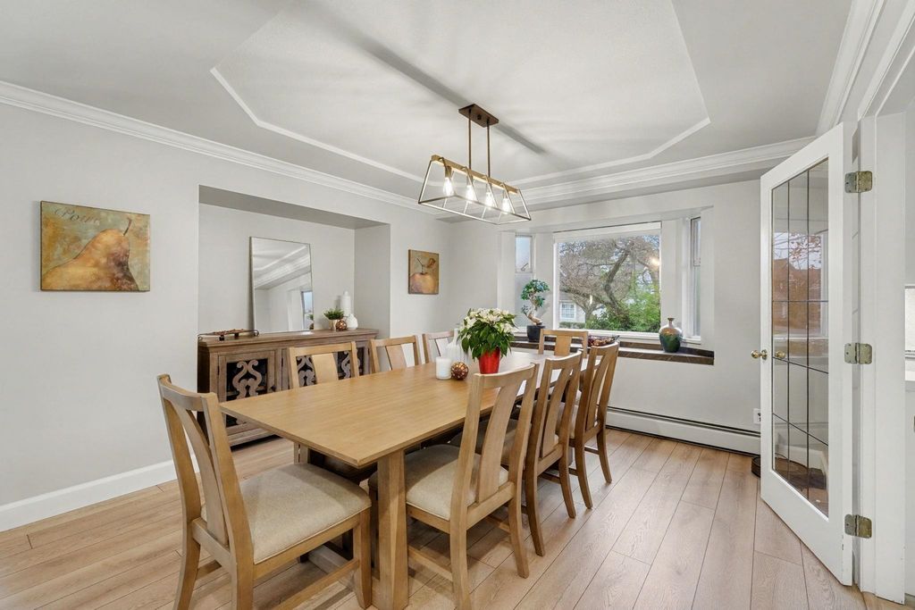 listing image 1104336351109132683