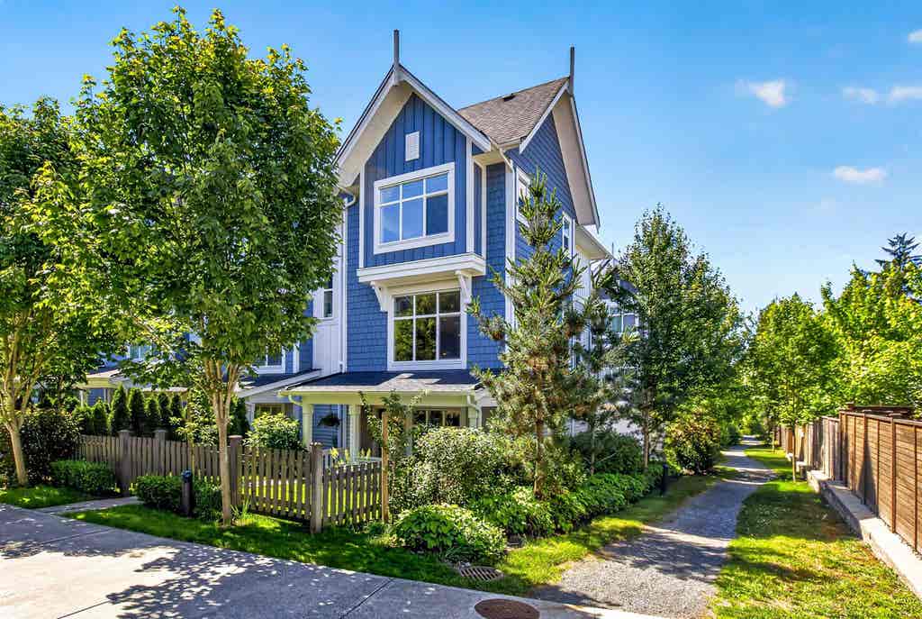Photo of 11295 Pazarena Place #1406, Maple Ridge, BC V2X 4K9 (MLS # R3143455)