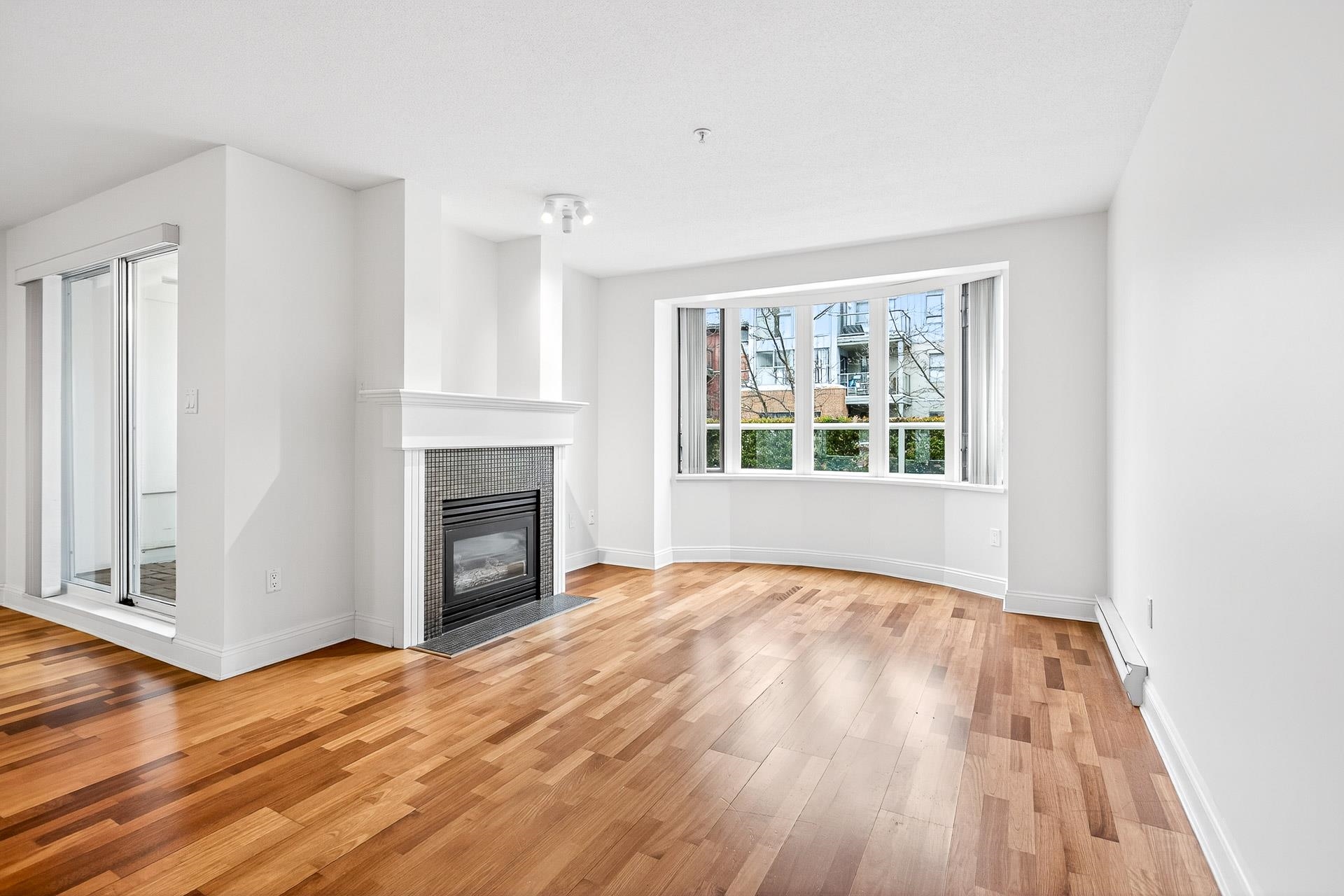 220 Newport Drive 213