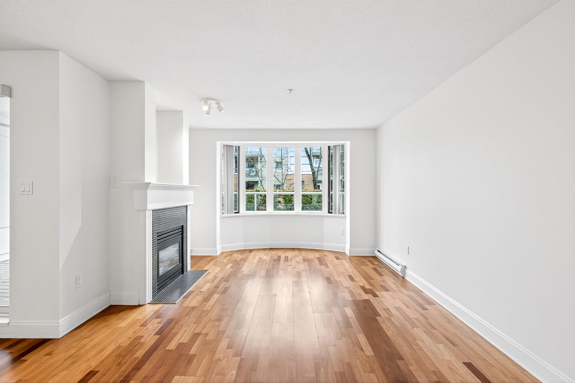 220 Newport Drive 213