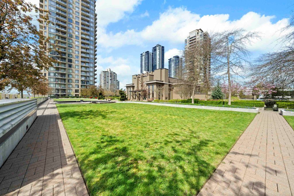 listing image 1102131363822889626
