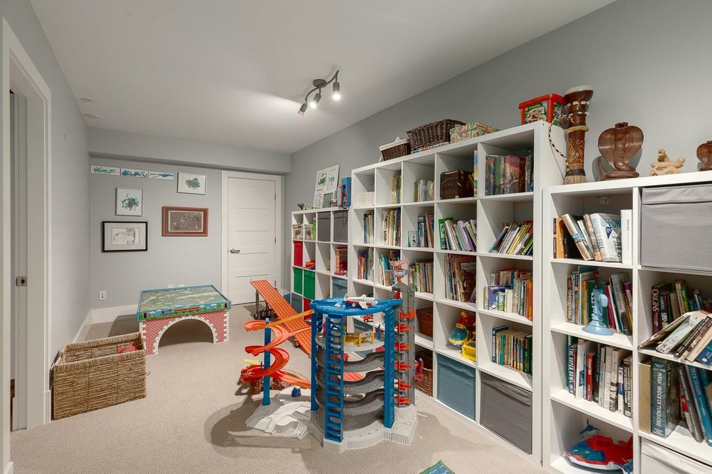 listing image 1103486210748202094
