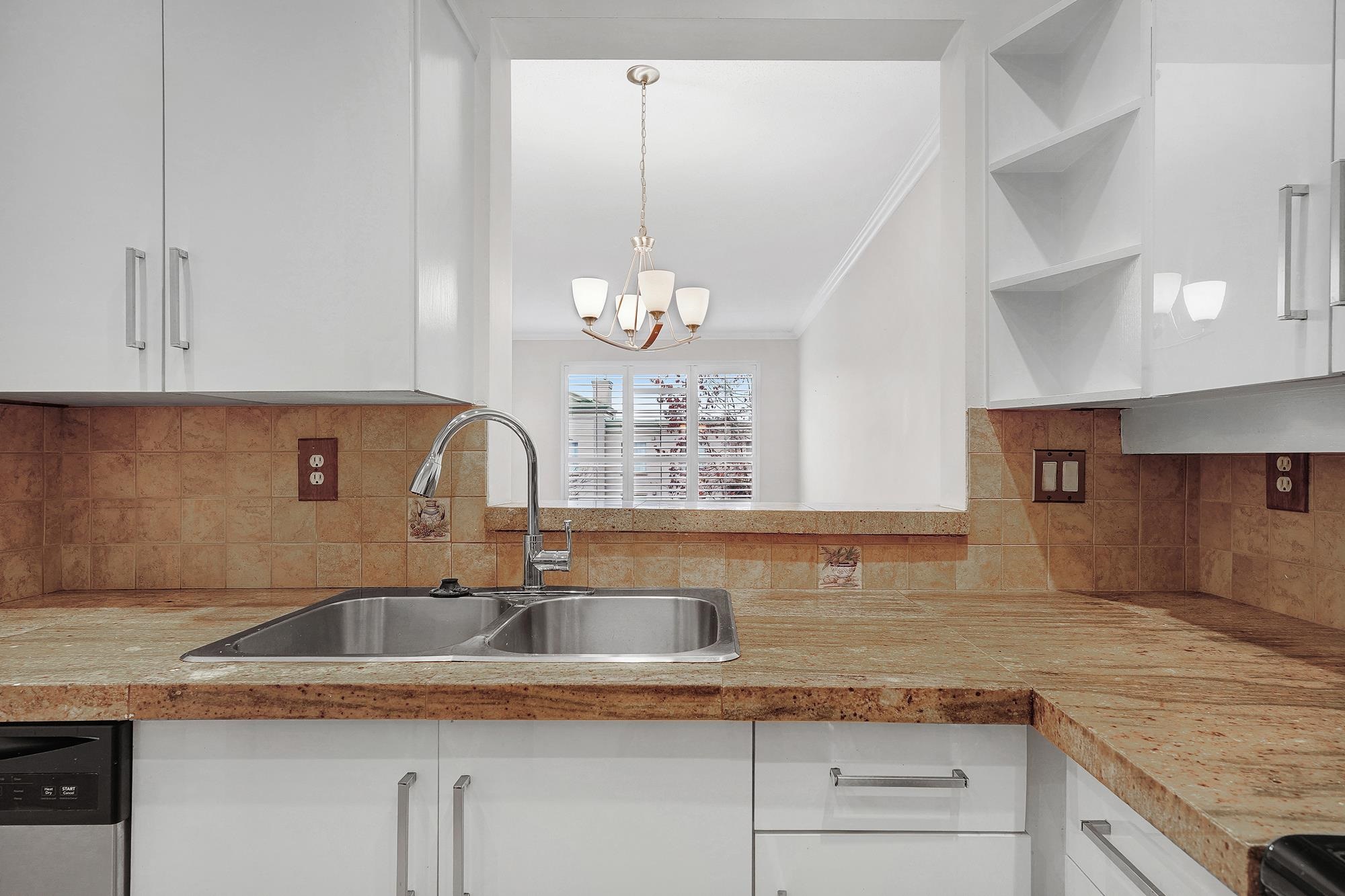 8560 General Currie Road 307