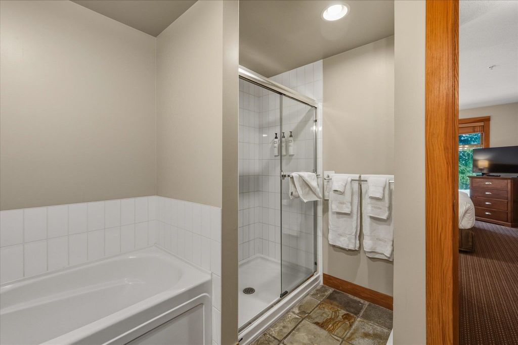 listing image 1100672816053494254