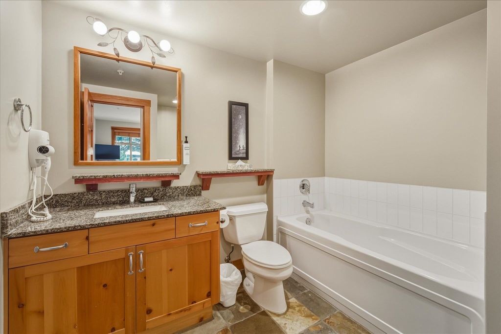 listing image 1104467758837620241