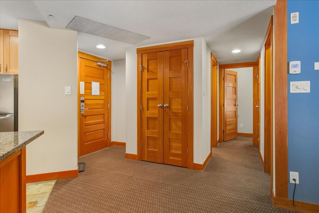 listing image 1103706380085784560