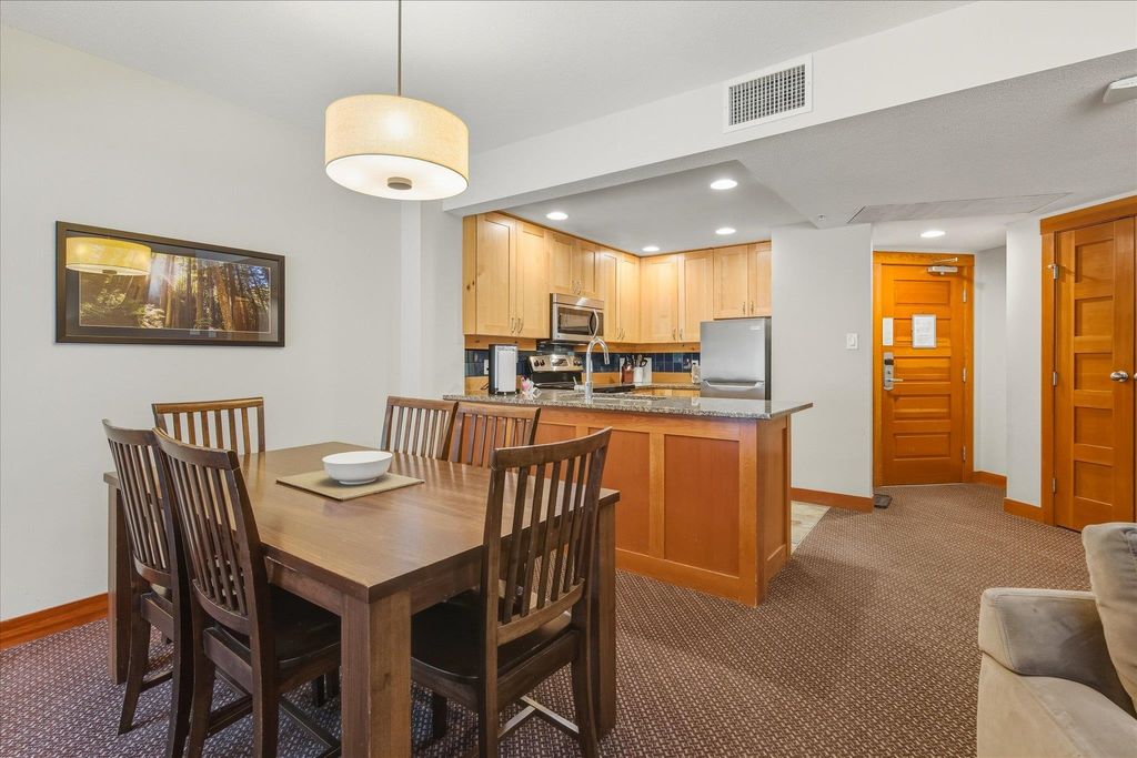 listing image 1100388718600867526