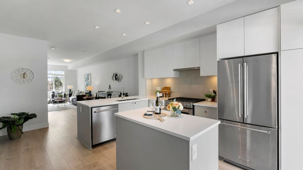 listing image 1105376201324371194