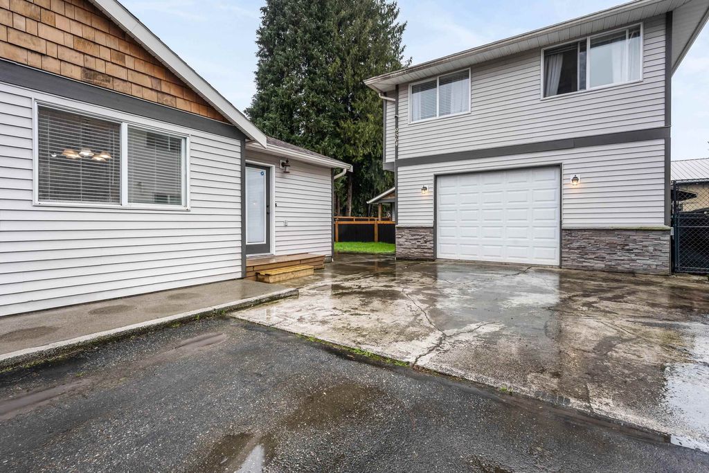 Photo of 9566 Coote Street, Chilliwack, BC V2P 6B3 (MLS # R3101593)