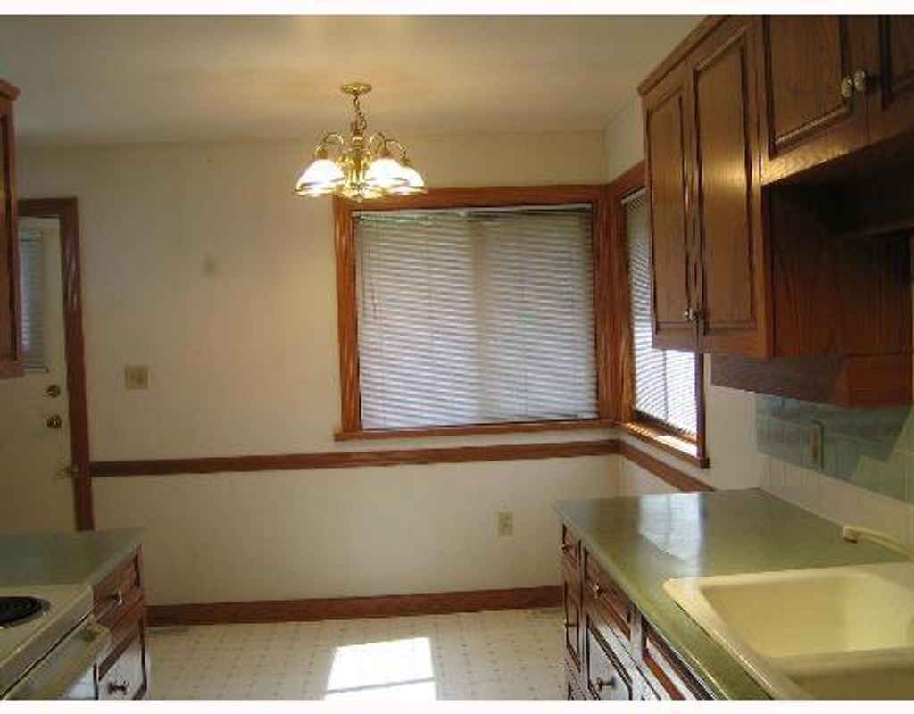 listing image 1100213894678238900
