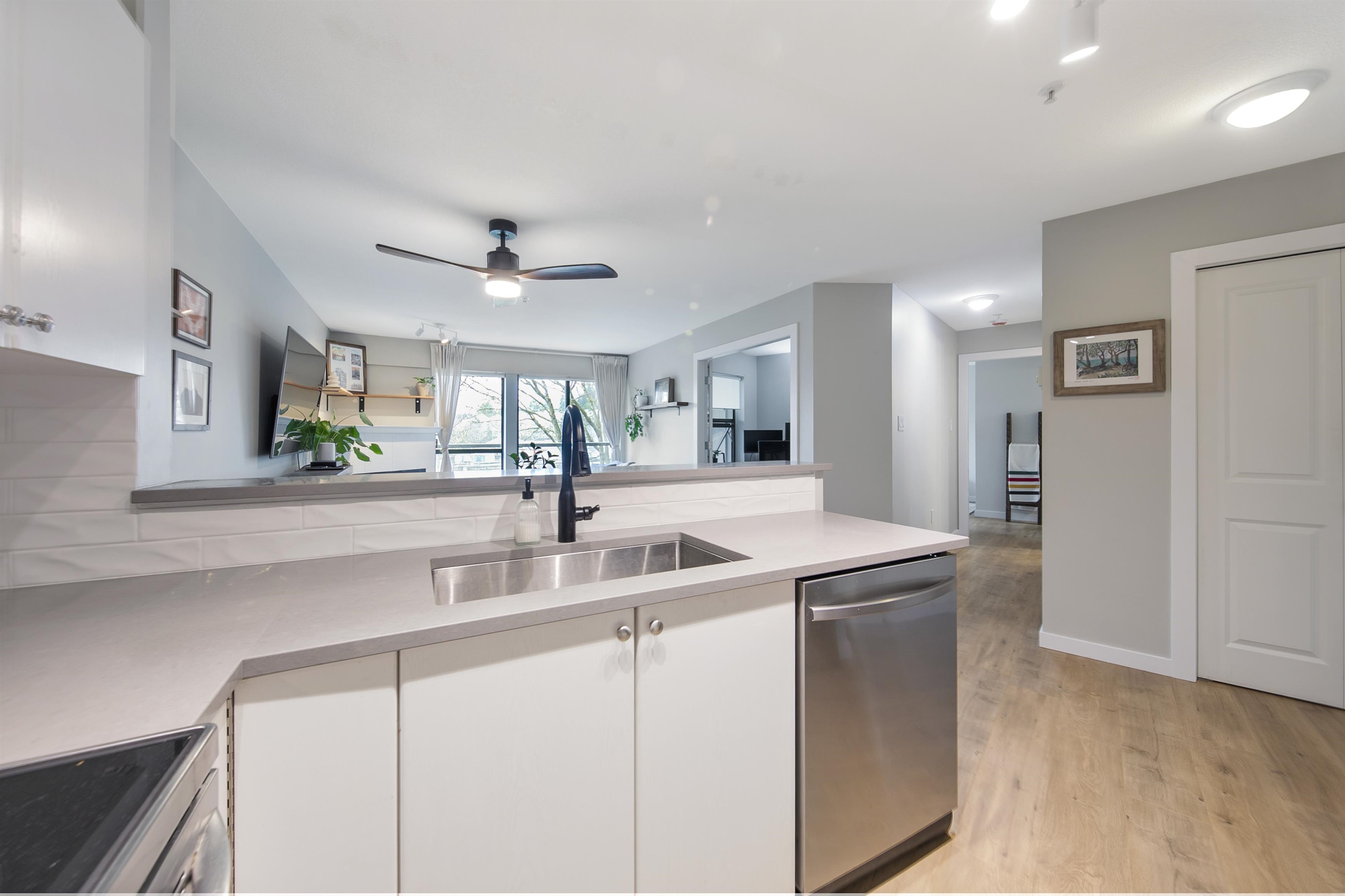 225 Newport Drive 311