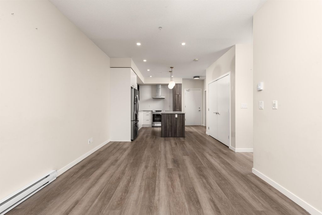 listing image 1107875253803115334