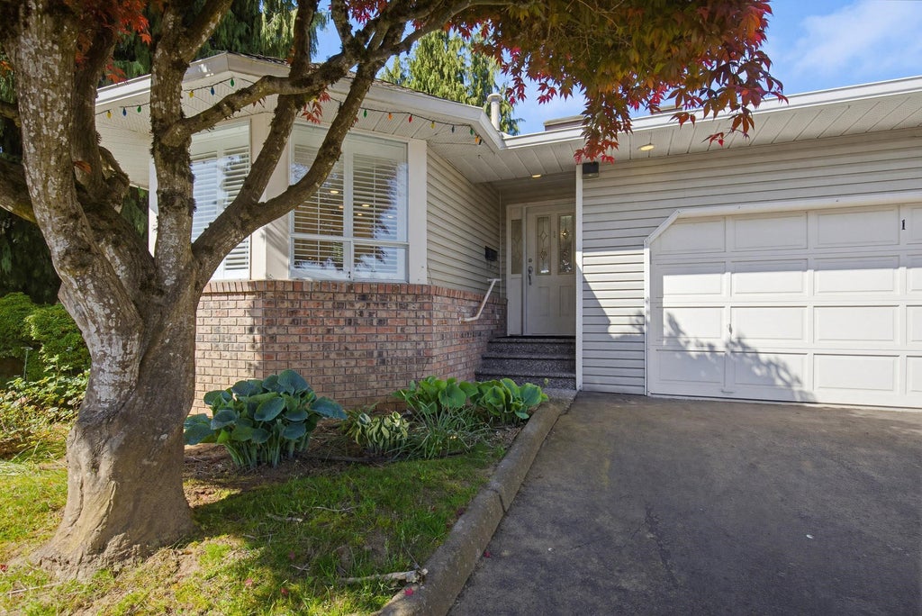 Photo of 32615 Murray Avenue #1, Abbotsford, BC V2T 4T8 (MLS # R3171382)