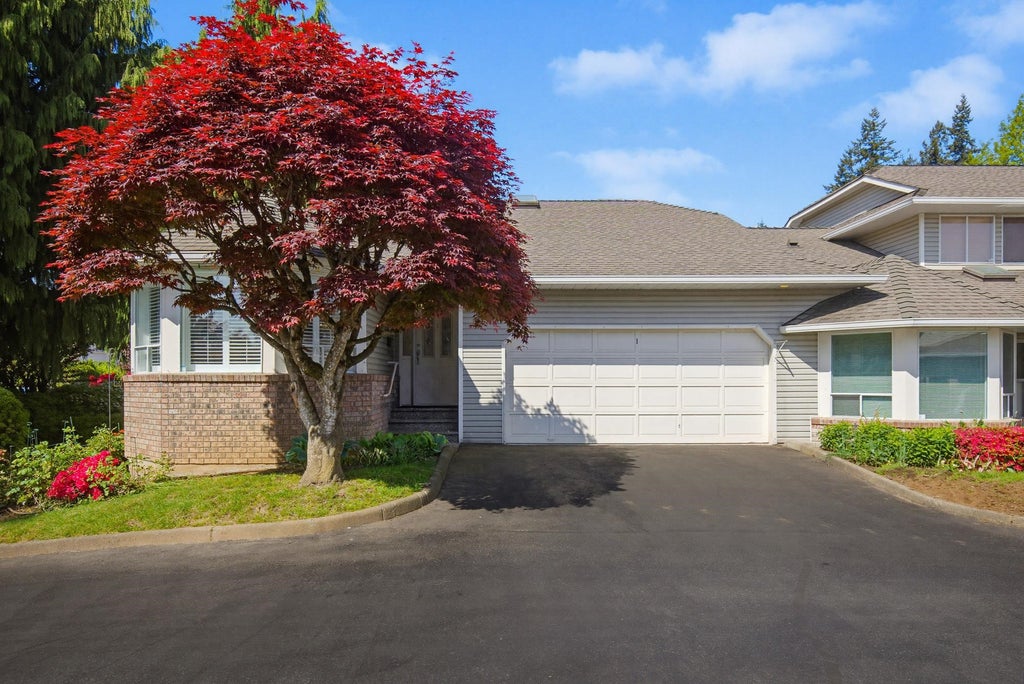 Photo of 32615 Murray Avenue #1, Abbotsford, BC V2T 4T8 (MLS # R3171382)