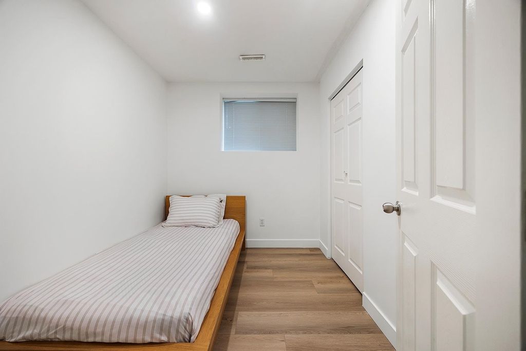 listing image 1104203595244759847