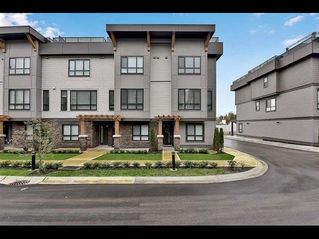 19670 55a Avenue 12