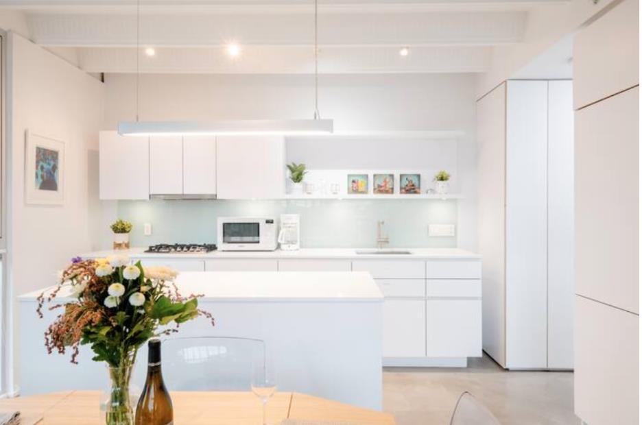 219 E Georgia Street 701