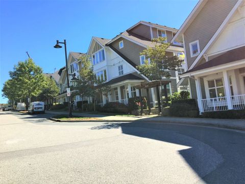 618 Langside Avenue 210 Coquitlam BC V3J 0B8