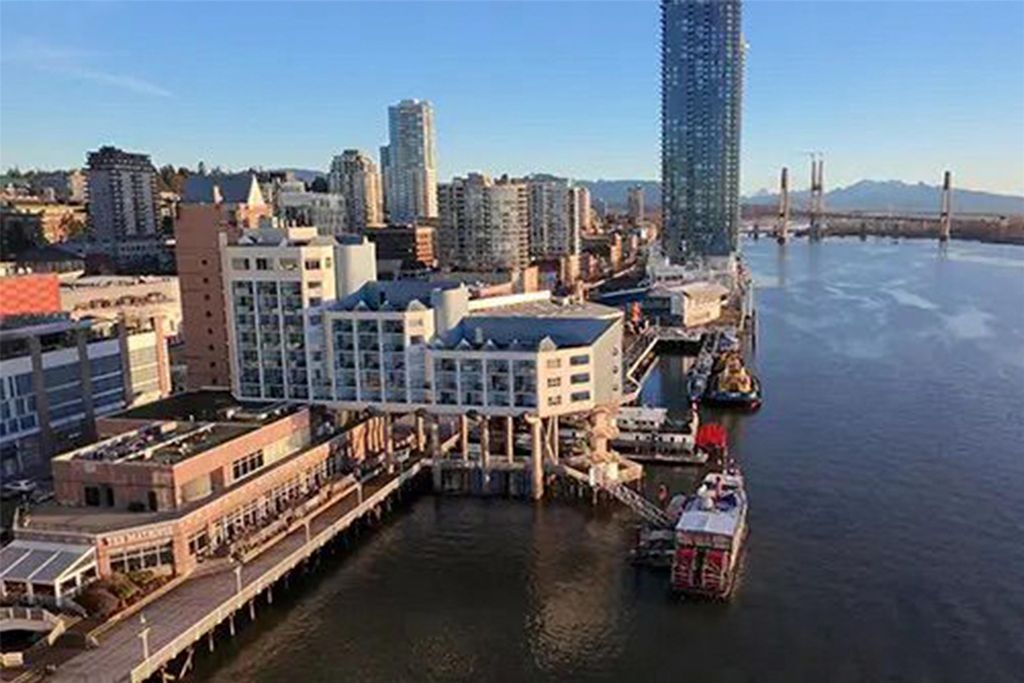 listing image 1100636420440771856