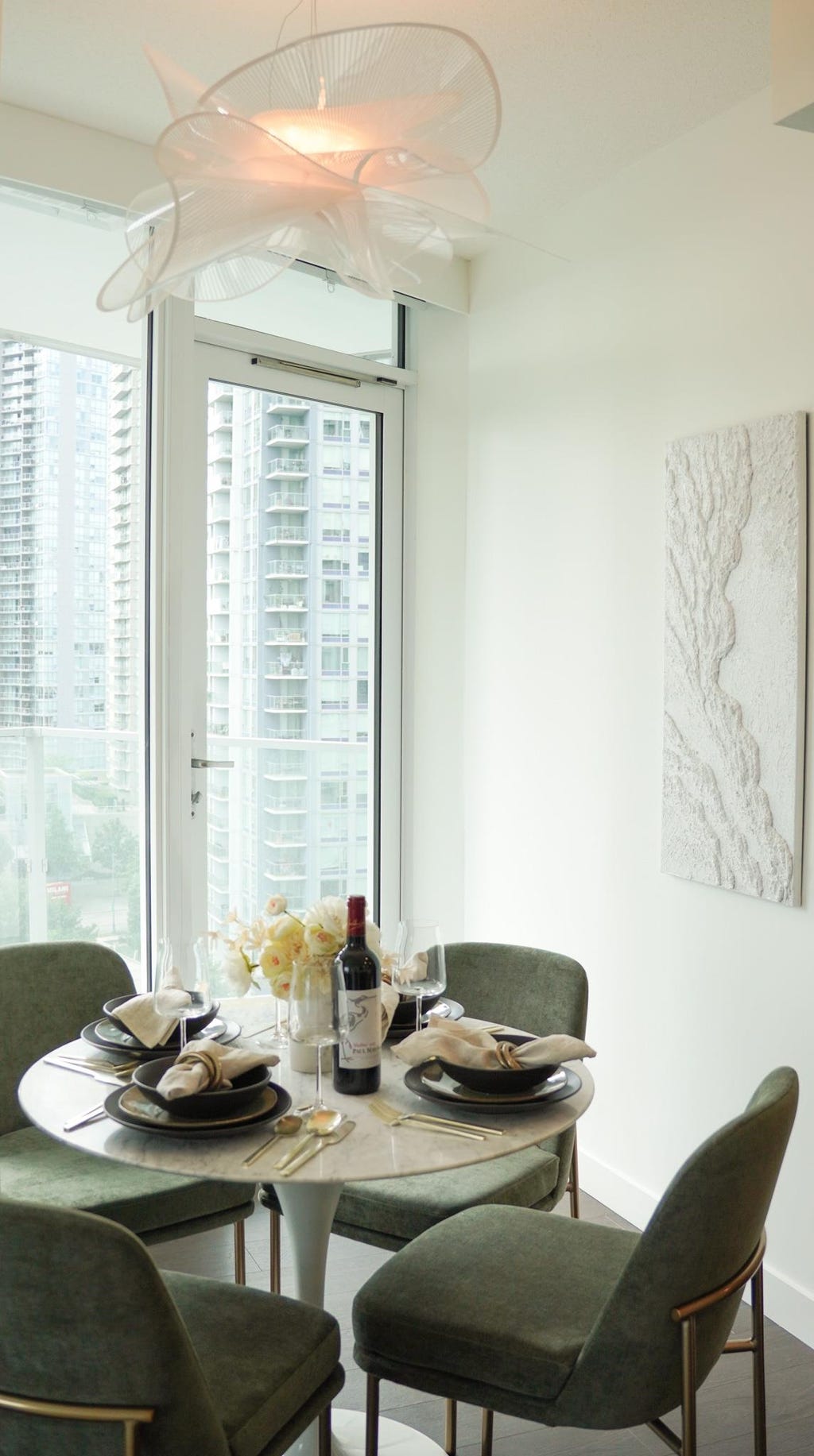 Photo of 13768 100 Avenue #1007, Surrey, BC V3T 0V2 (MLS # R3152849)