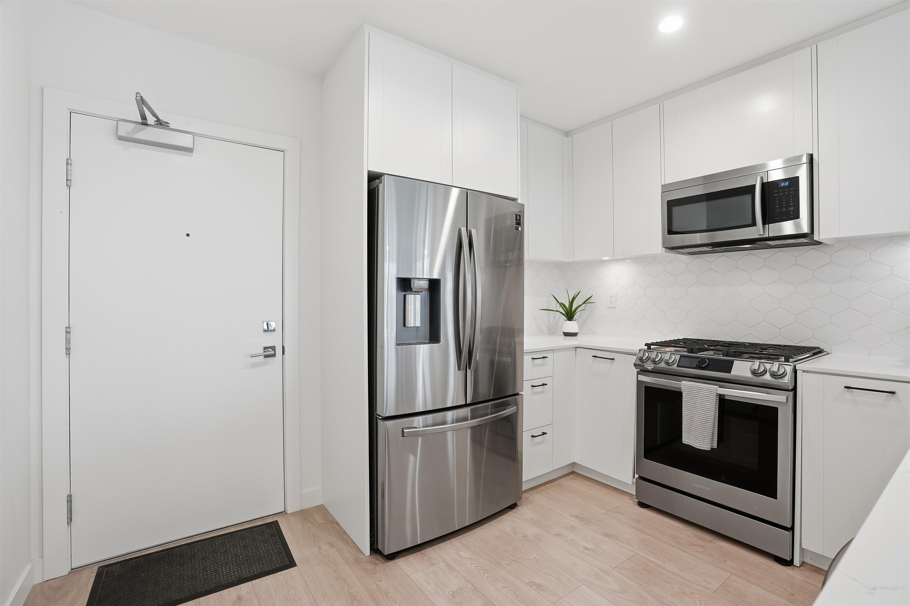 20018 83a Avenue A410