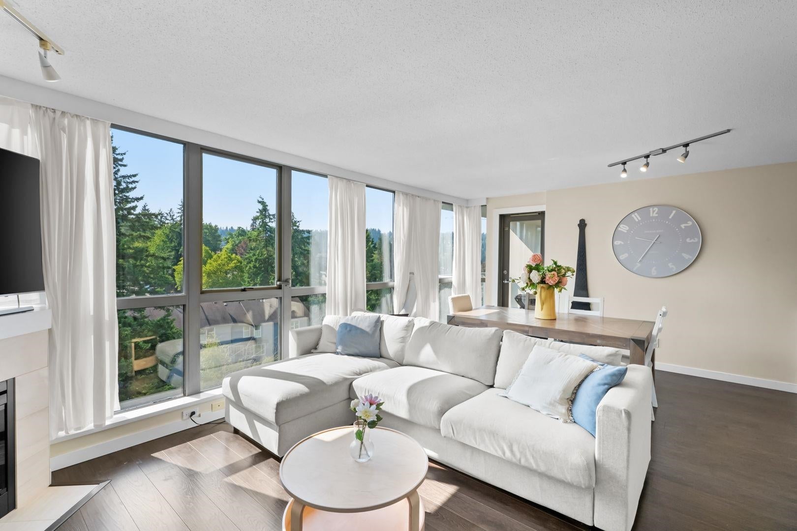 295 Guildford Way 902
