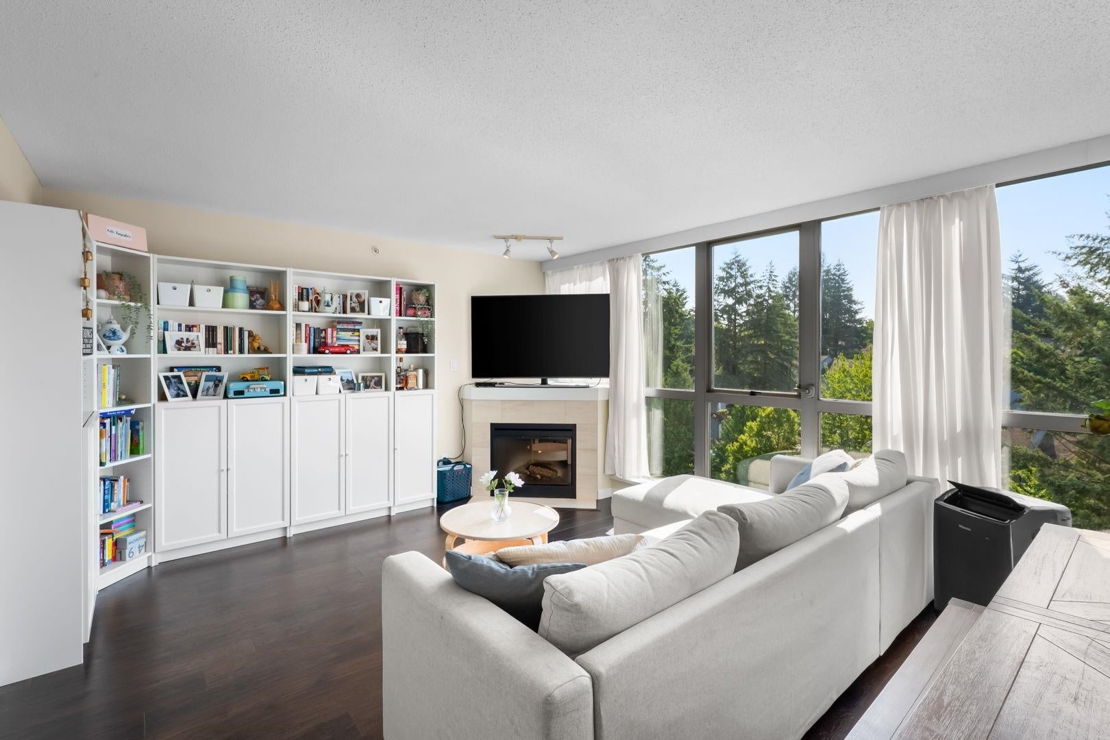 295 Guildford Way 902