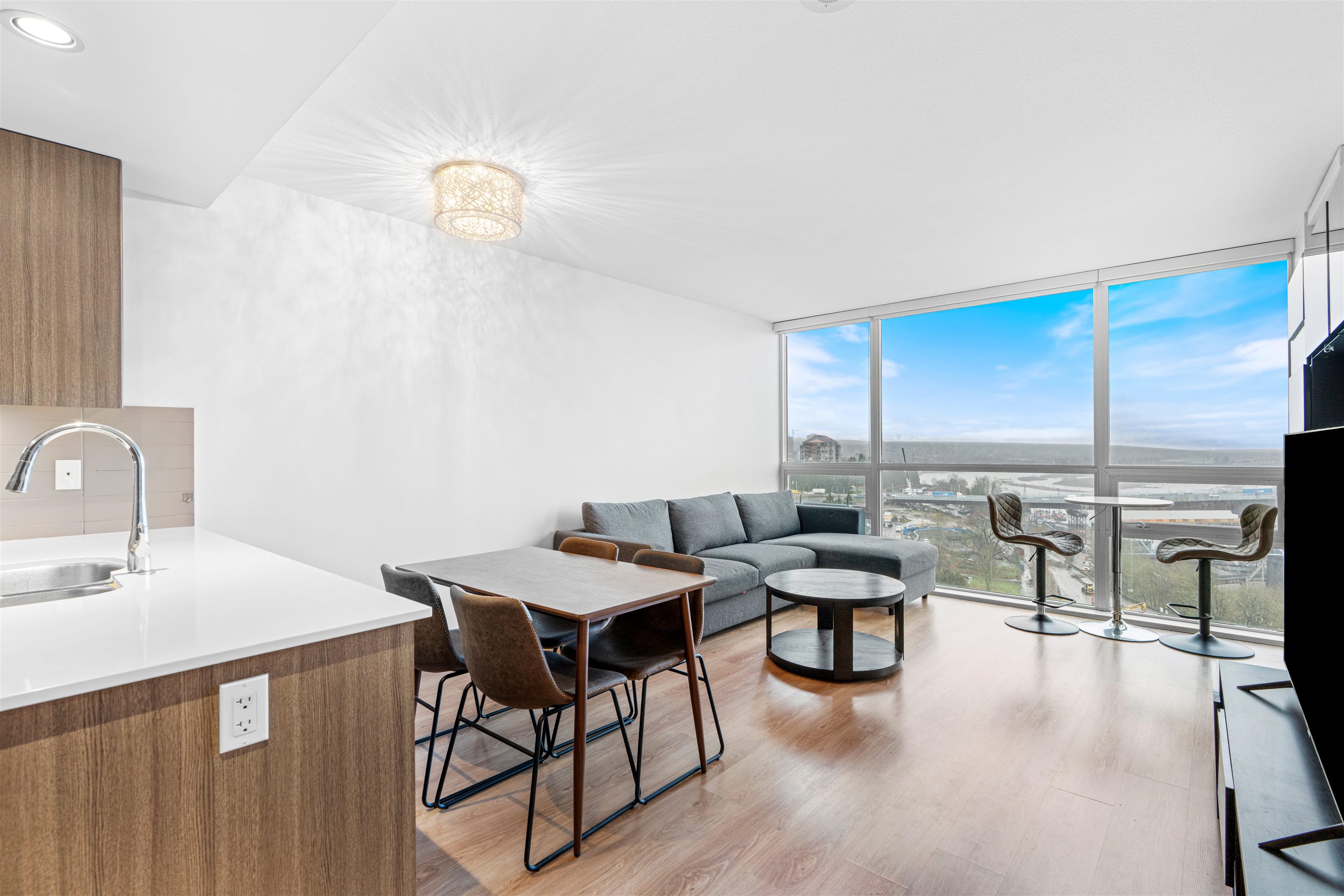 125 Columbia Street 1602