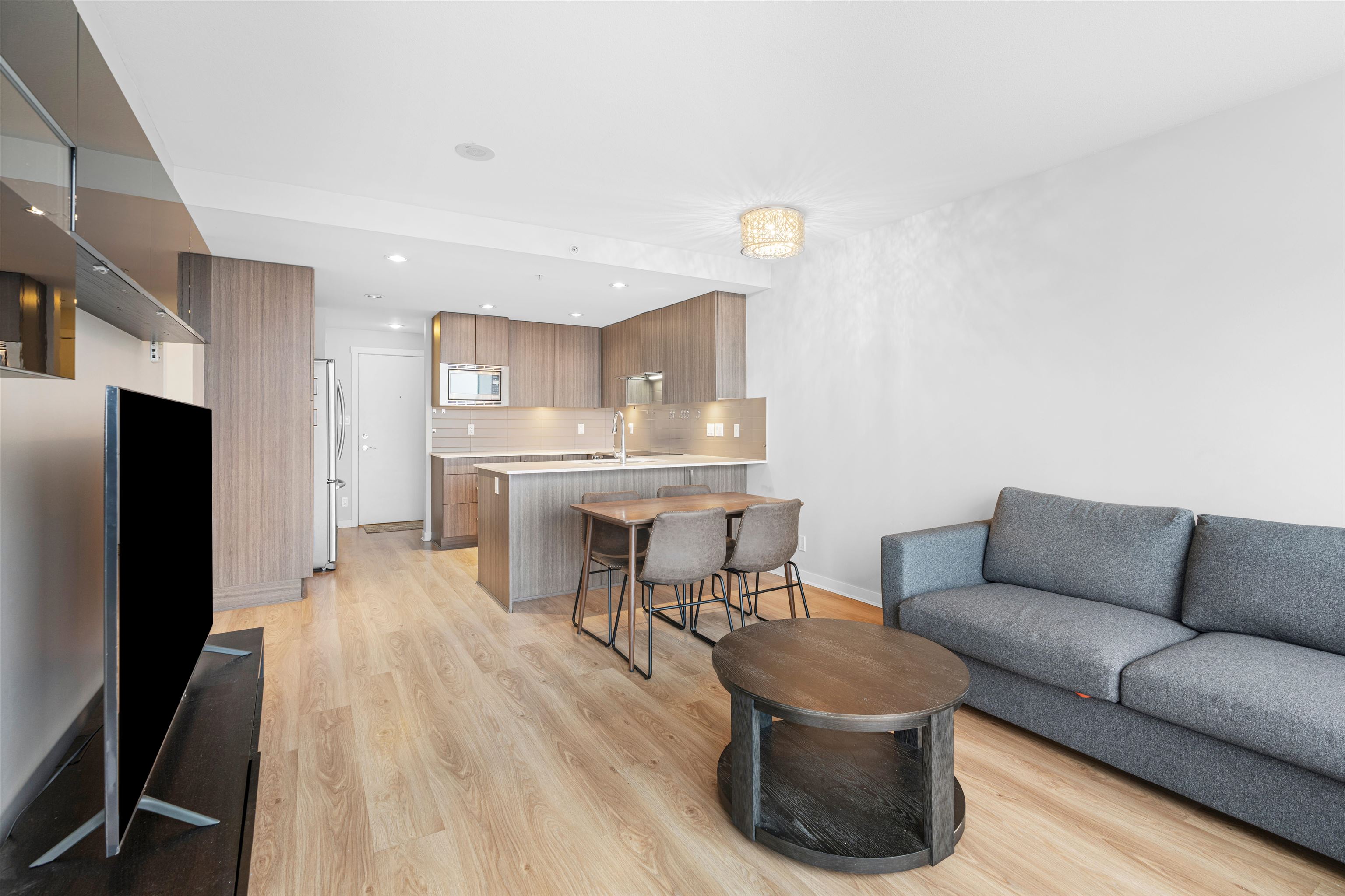 125 Columbia Street 1602