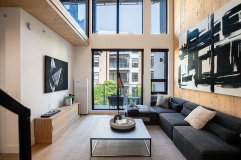 310 Salter Street 304 New Westminster BC V3M 0N7