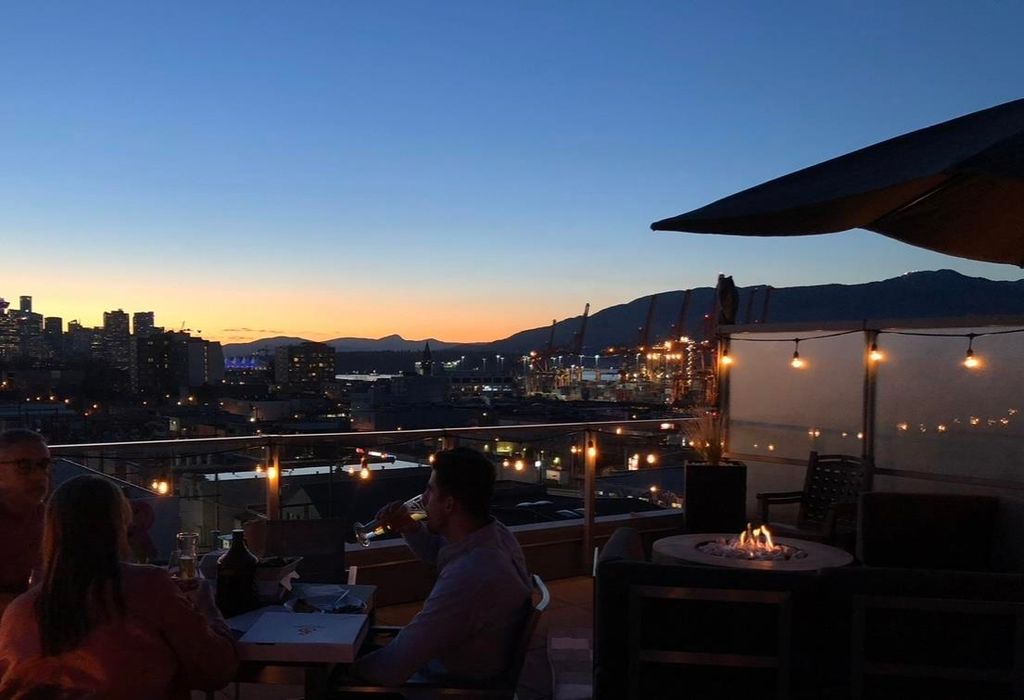 listing image 1101807161383438825