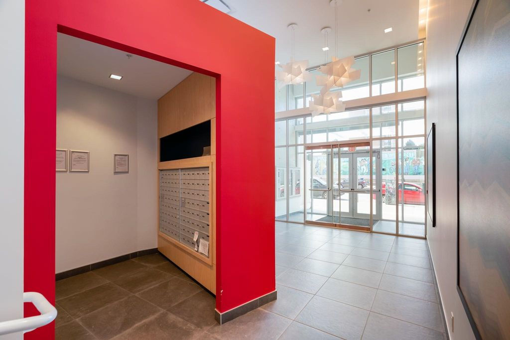 listing image 1108000075218970893