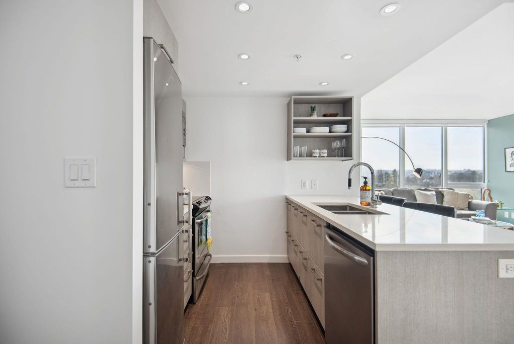 listing image 1106522645808776366